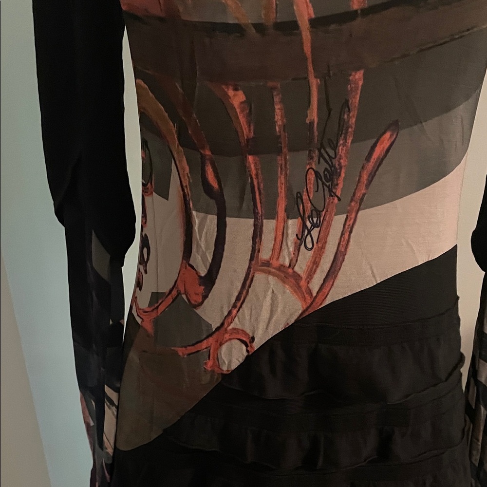 Chic Black and Red Patterned Midi Dress - Picture 4 of 16